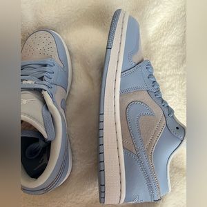 Women’s size 6 Air Jordan 1 Low “Aluminum”